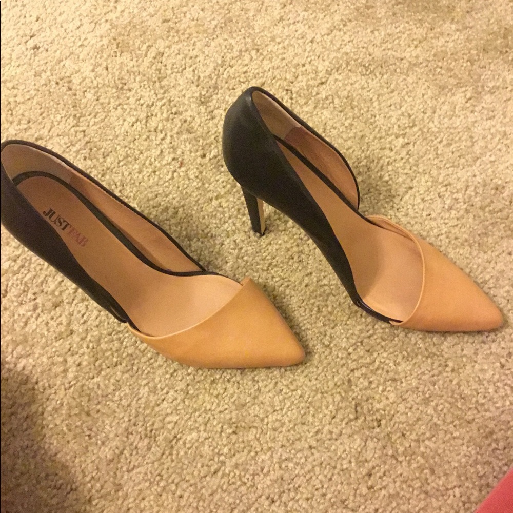 High Heeled pumps